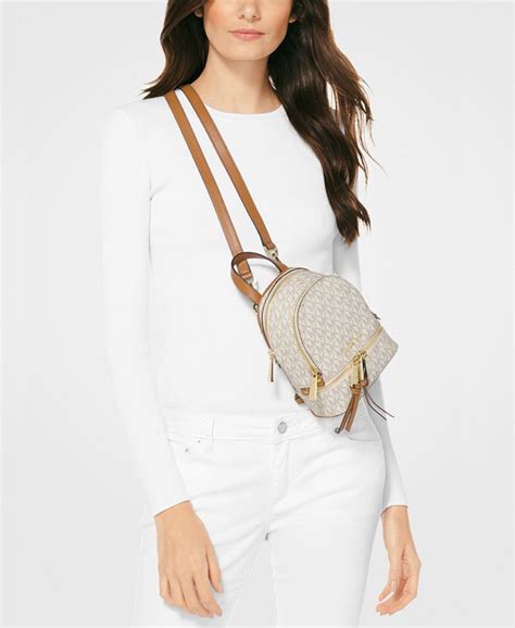 Michael Kors Signature Rhea Zip Extra Small Messenger 